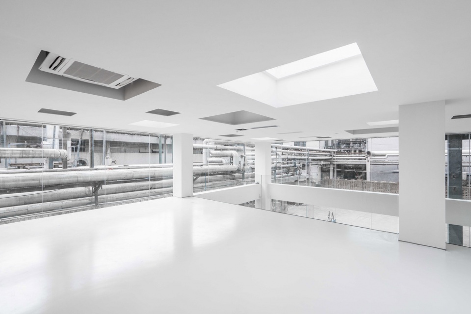 LAN SPACE BEING ARCHITECTS