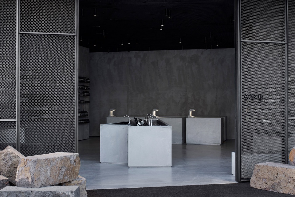 Aesop store in Chadstone Shopping Center Melbourne by mlkk.studio