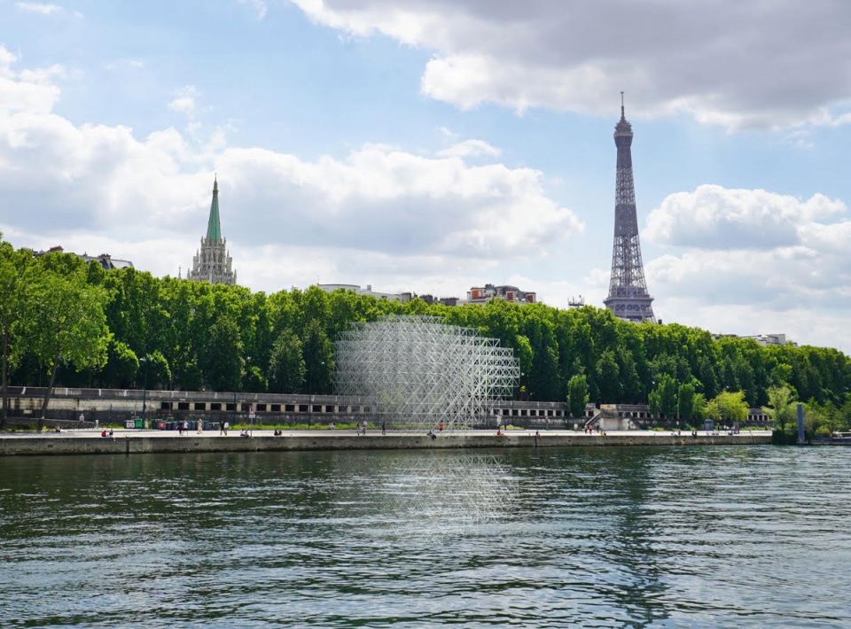 installation blur by vincent leroy