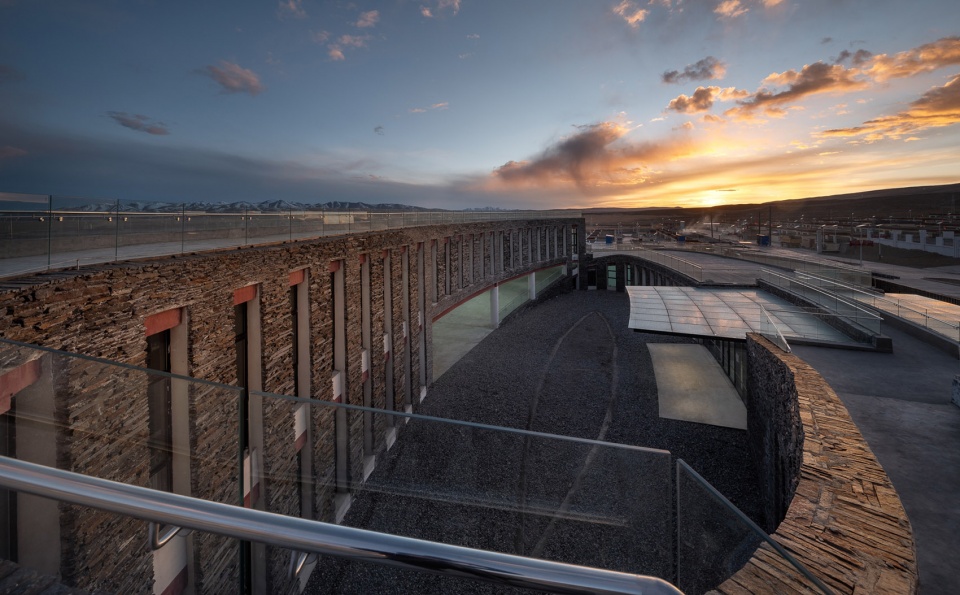 Health center under gunren Boqi BAZUO Architecture Studio