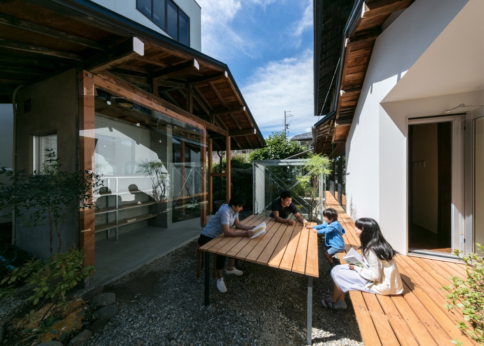 House with 6 annexes Kiyoaki Takeda Architects