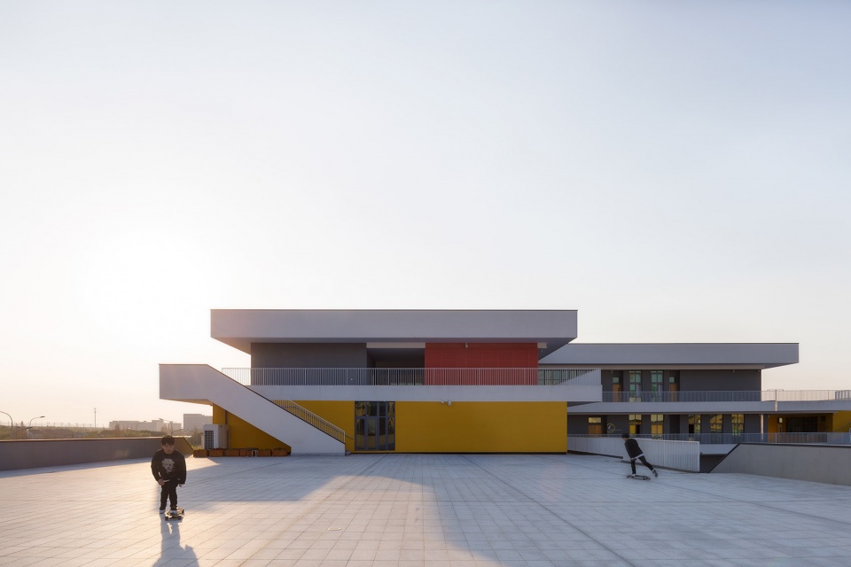 专业教室甲板 Deck of Featured Classroom©刘洋