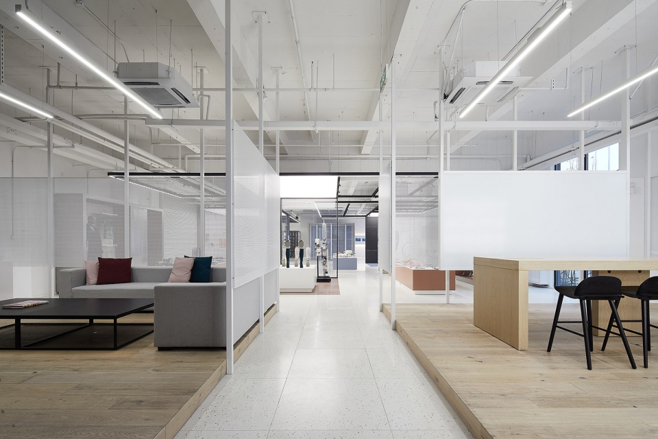 Santoni new Materials Experience Center in Shanghai by BYLU DESIGN