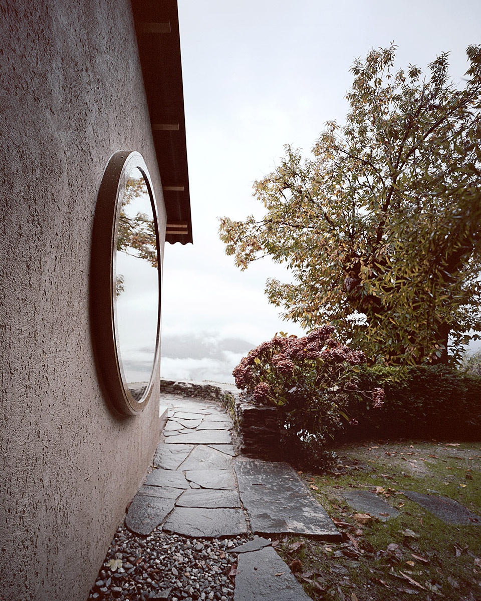 Calascino House Switzerland by studio inebi