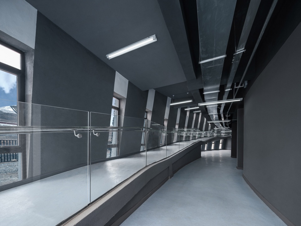 Health center under gunren Boqi BAZUO Architecture Studio