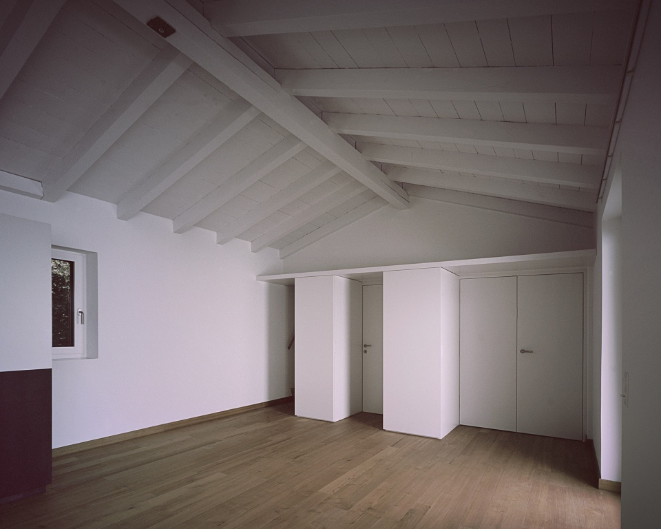 Calascino House Switzerland by studio inebi