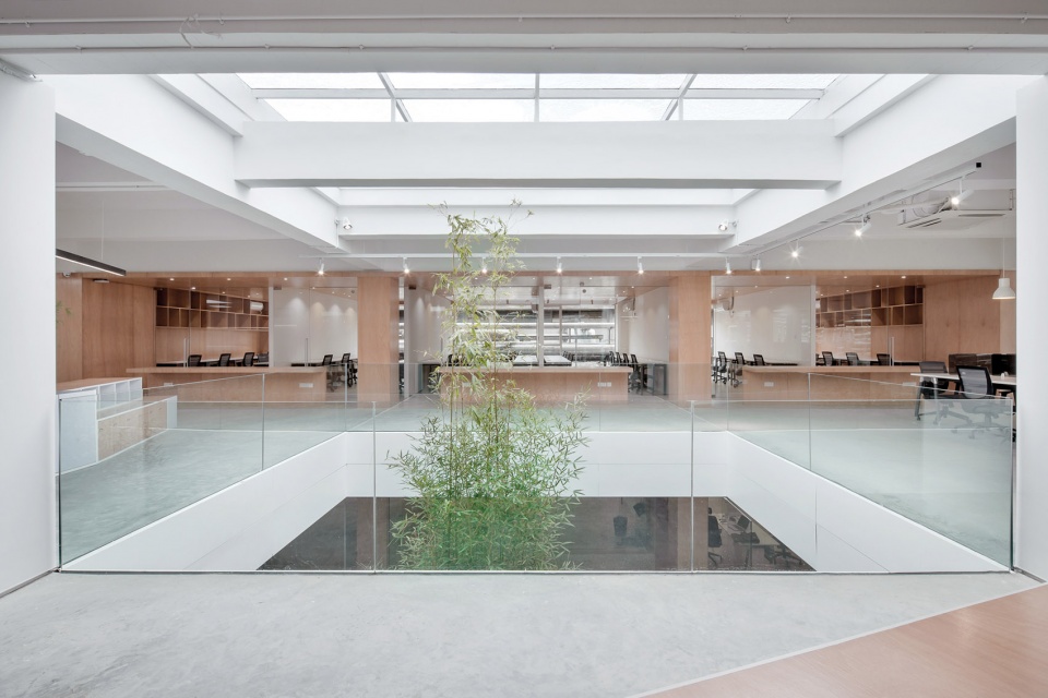 LAN SPACE BEING ARCHITECTS
