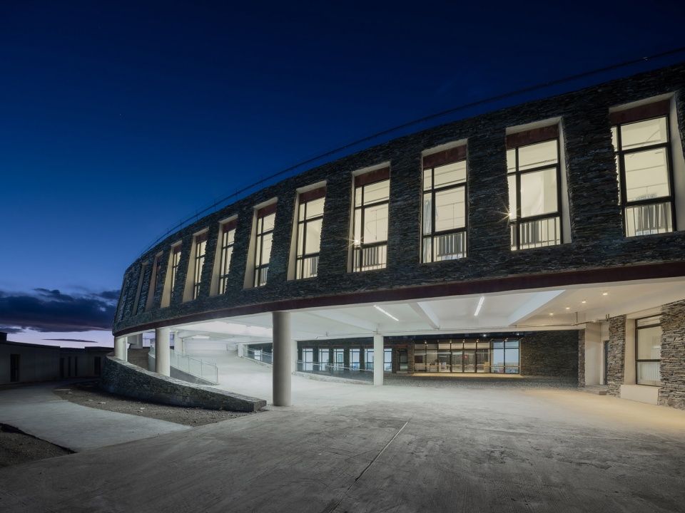 Health center under gunren Boqi BAZUO Architecture Studio
