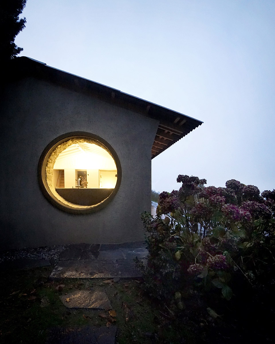Calascino House Switzerland by studio inebi