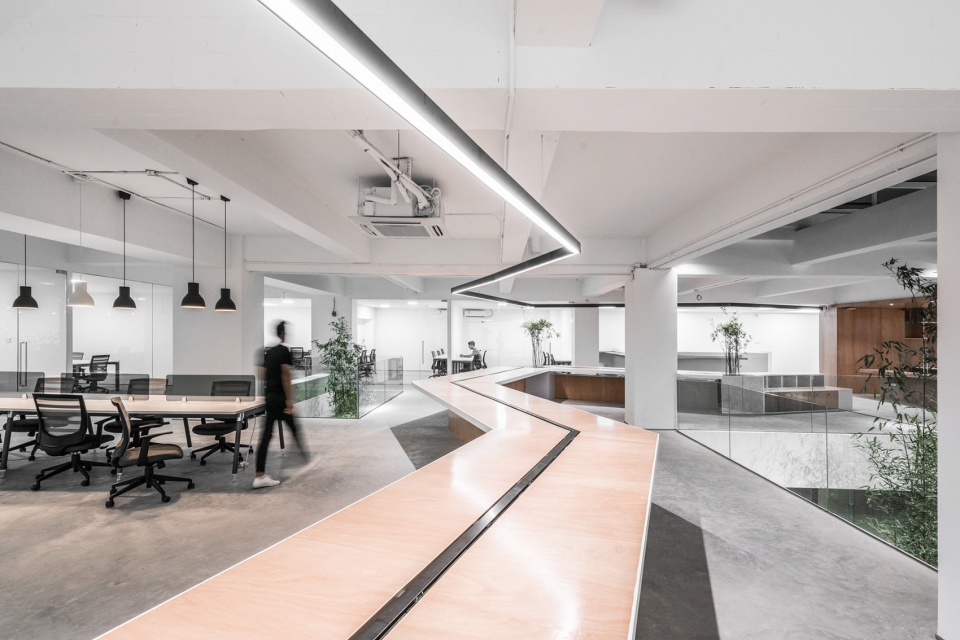 LAN SPACE BEING ARCHITECTS