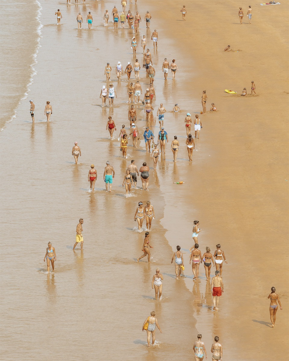 city and beach in yosigos lens