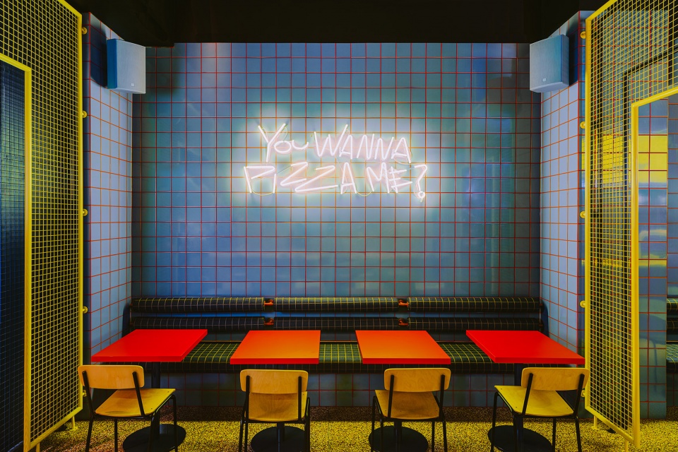 BIGGY Bar Poland by BUCK.STUDIO