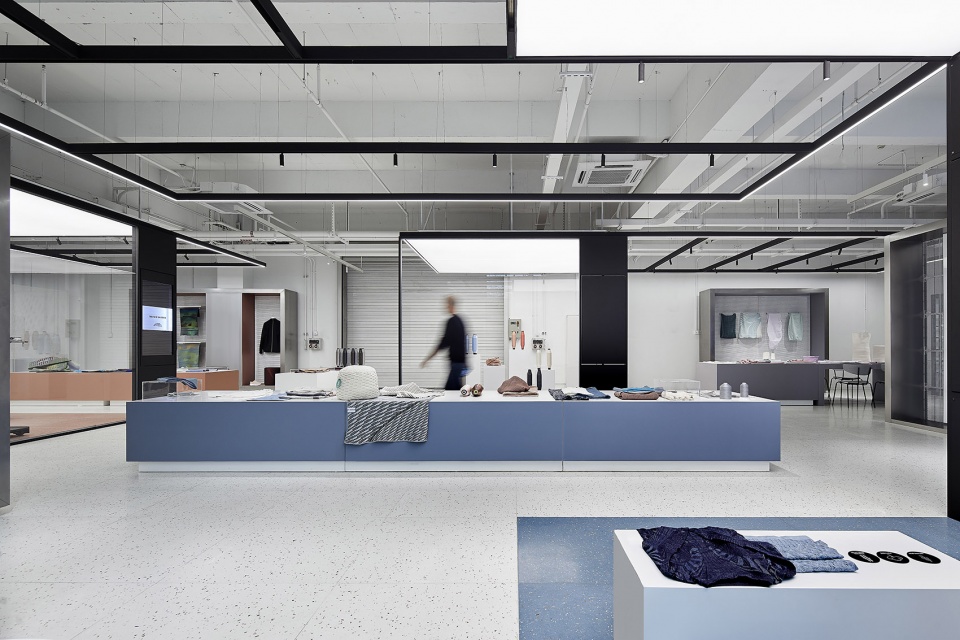 Santoni new Materials Experience Center in Shanghai by BYLU DESIGN