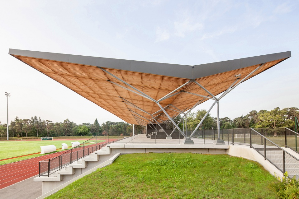 philippe mahut stadium by barthelemy grino architectes