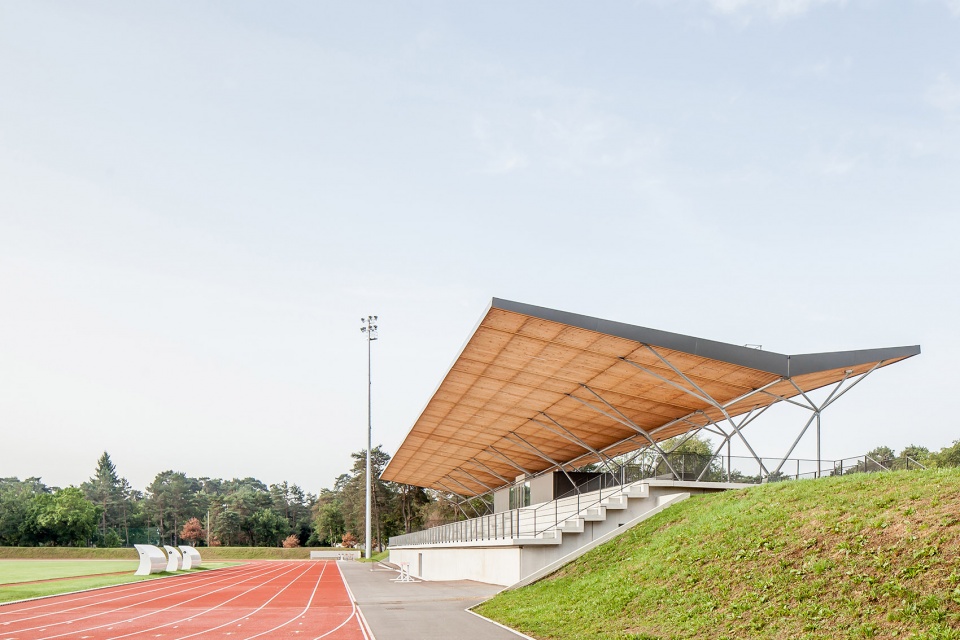 philippe mahut stadium by barthelemy grino architectes