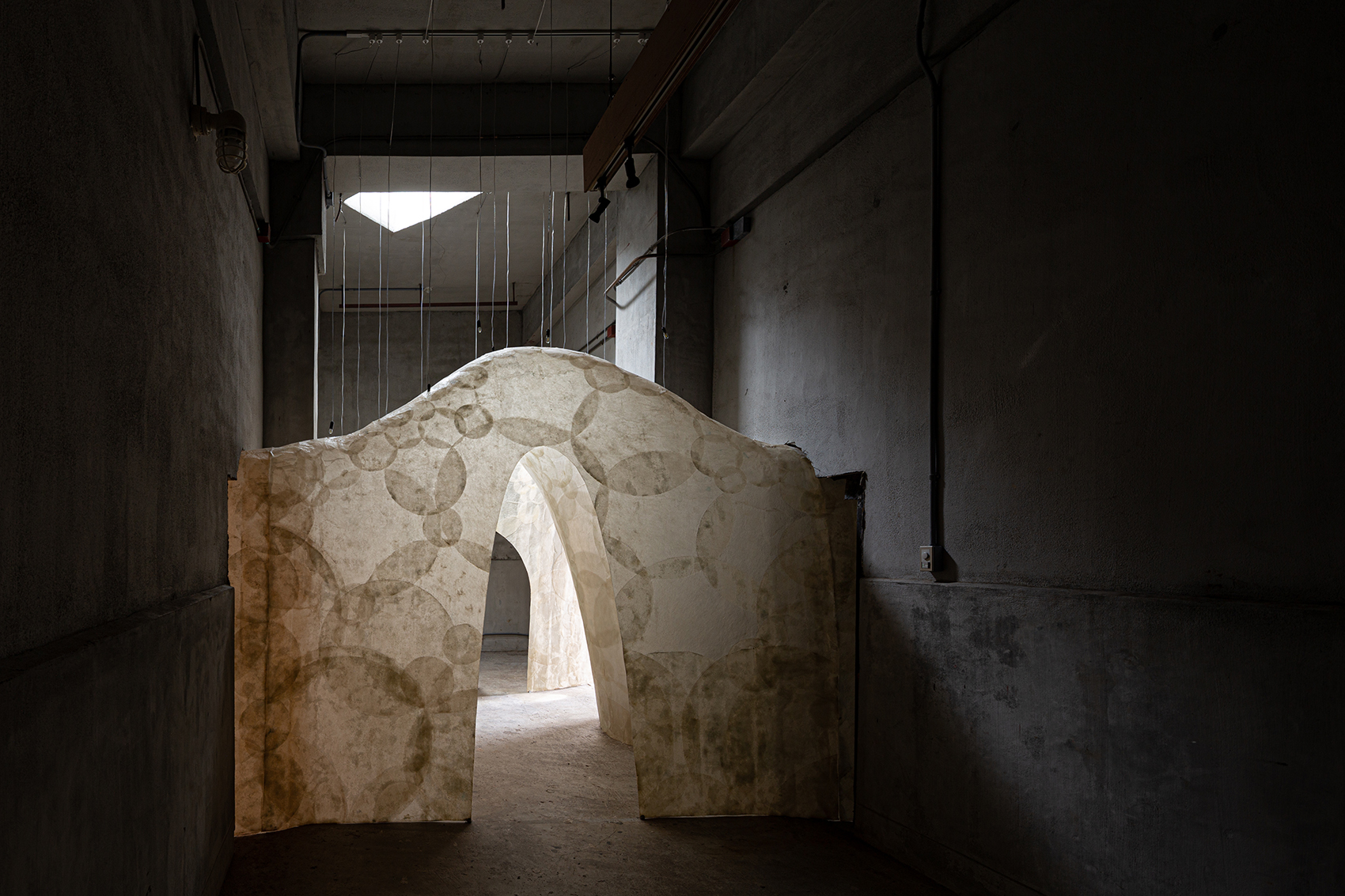 himuro gallery and residence by taku sakaushi and ofda