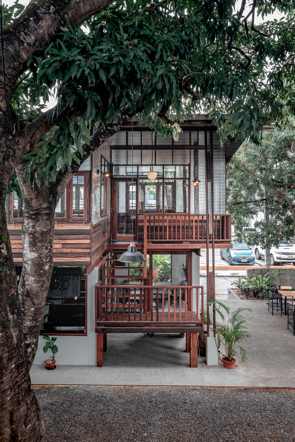 tamarind bistro and music house by bodinchapa architects