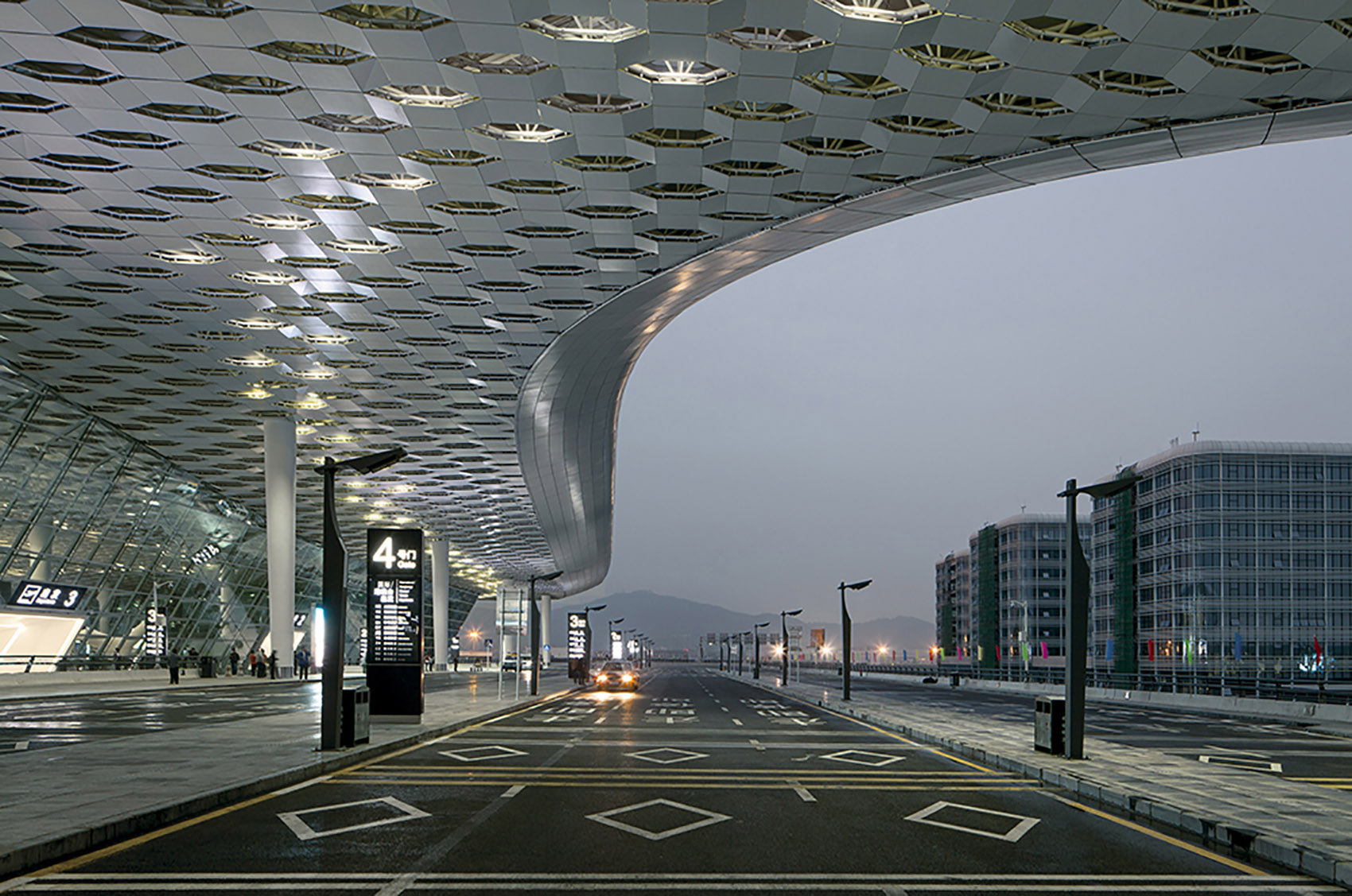 Shenzhen Bao’an International Airport, Terminal 3 By FUKSAS - 谷德设计网