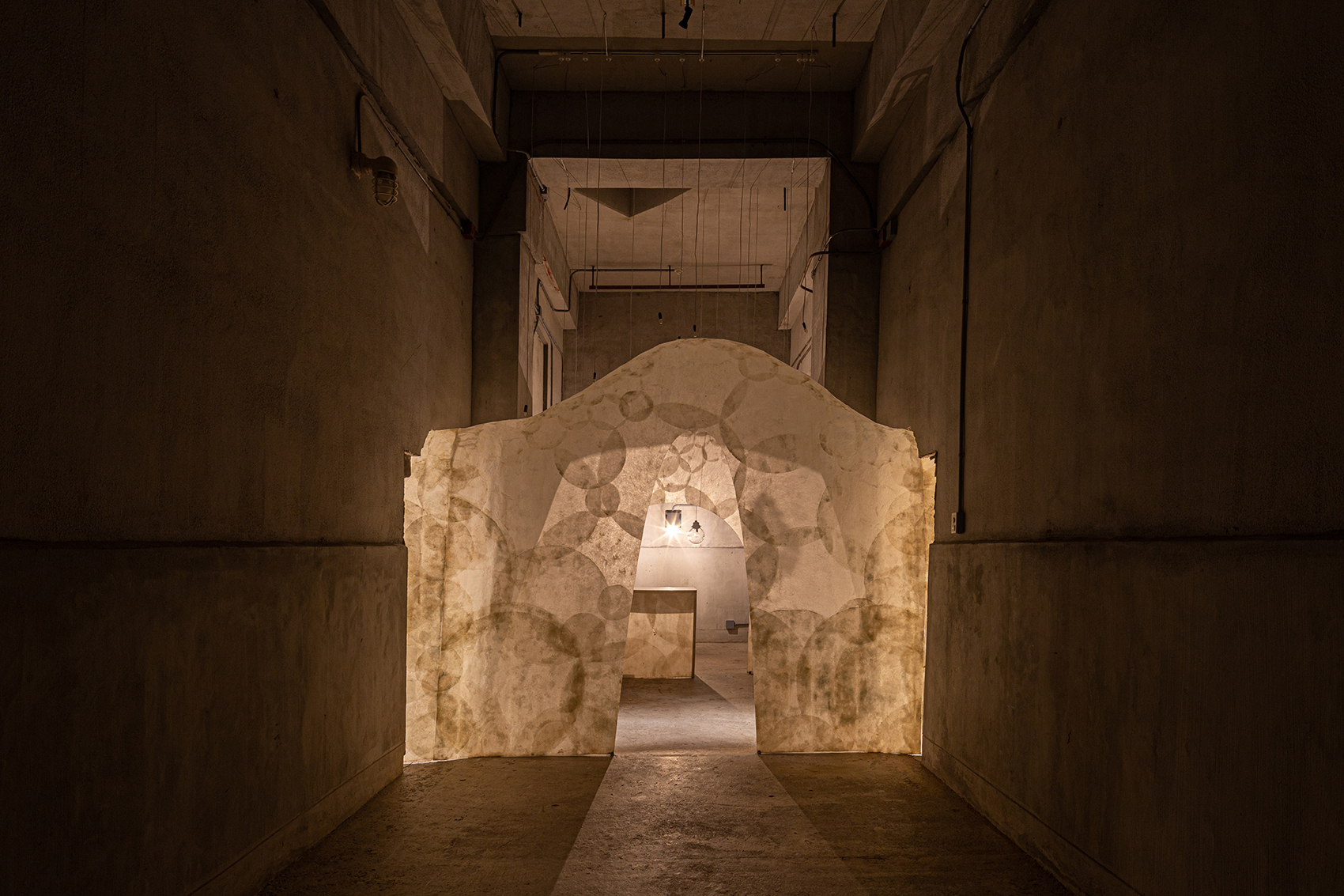 himuro gallery and residence by taku sakaushi and ofda