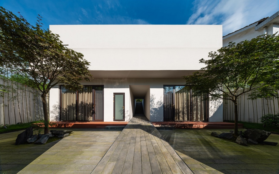 zhong house china by tungsten lighting design