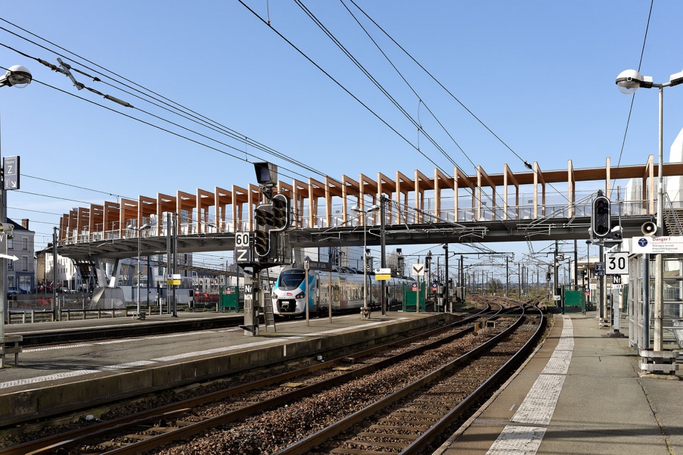 The bridge Dietmar Feichtinger Architectes