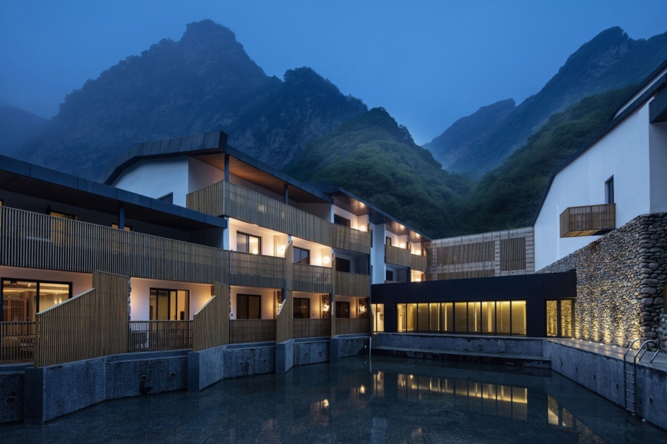 stonegate hotel of little hua mountain china by benmo design