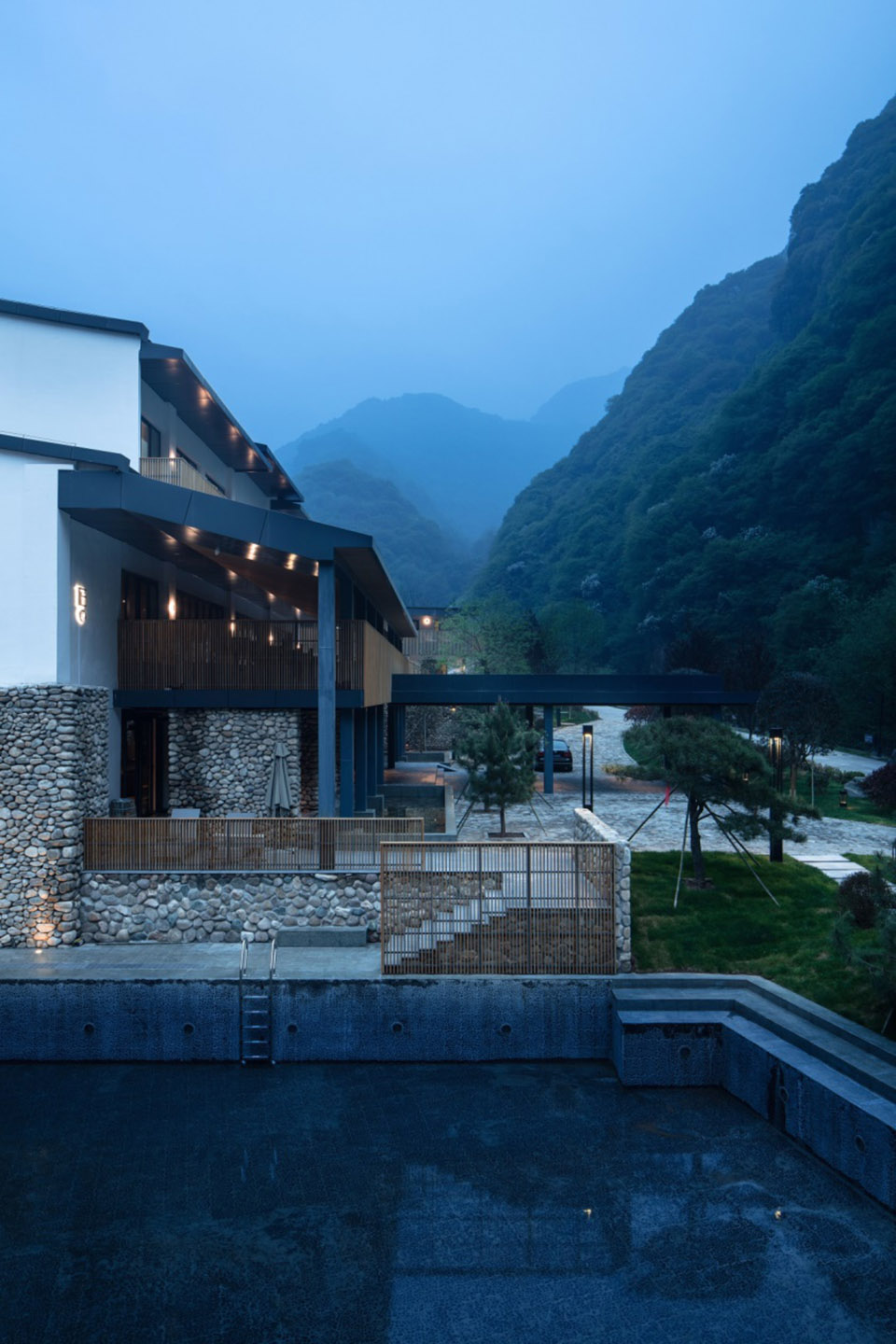 stonegate hotel of little hua mountain china by benmo design