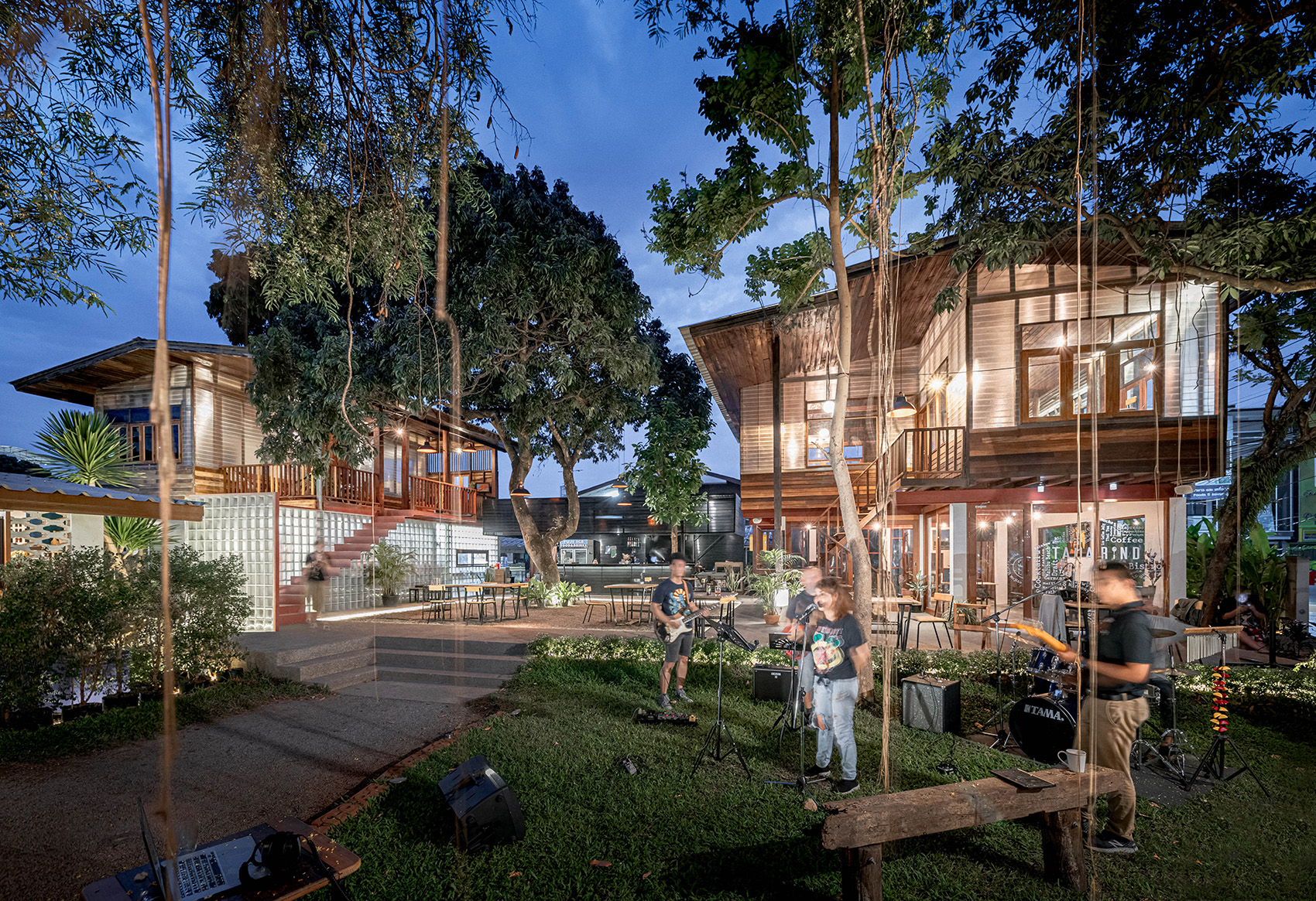 tamarind bistro and music house by bodinchapa architects
