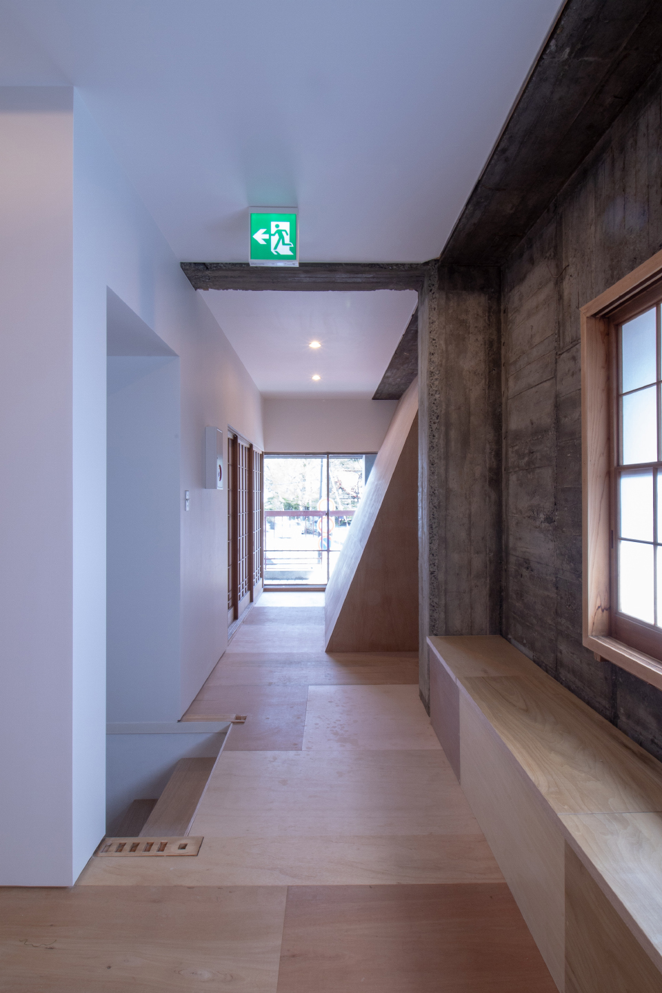 himuro gallery and residence by taku sakaushi and ofda