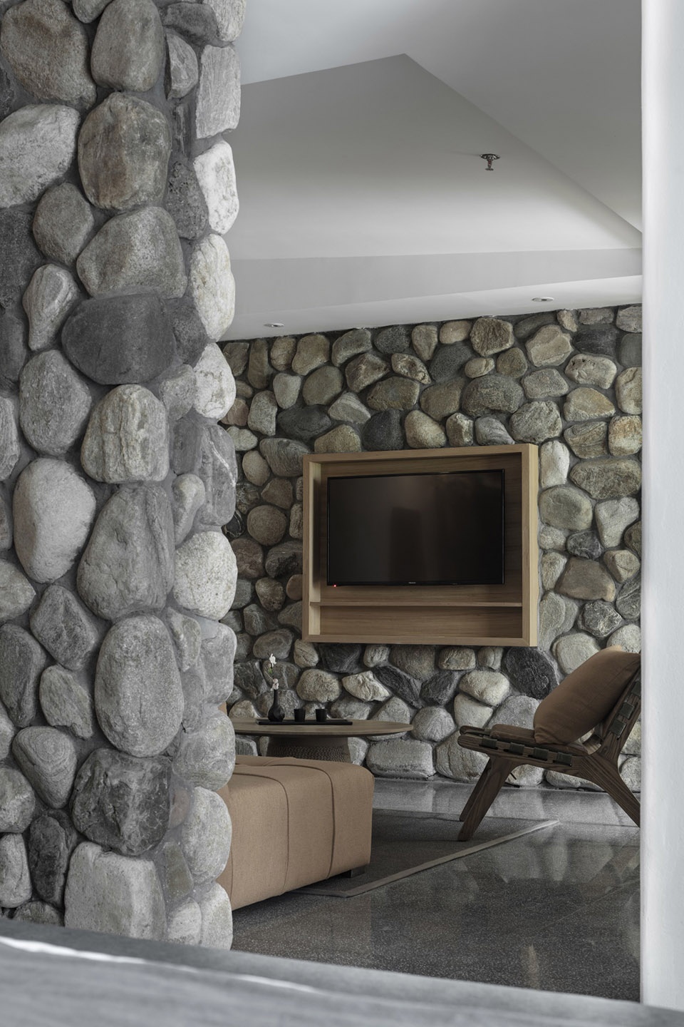 stonegate hotel of little hua mountain china by benmo design