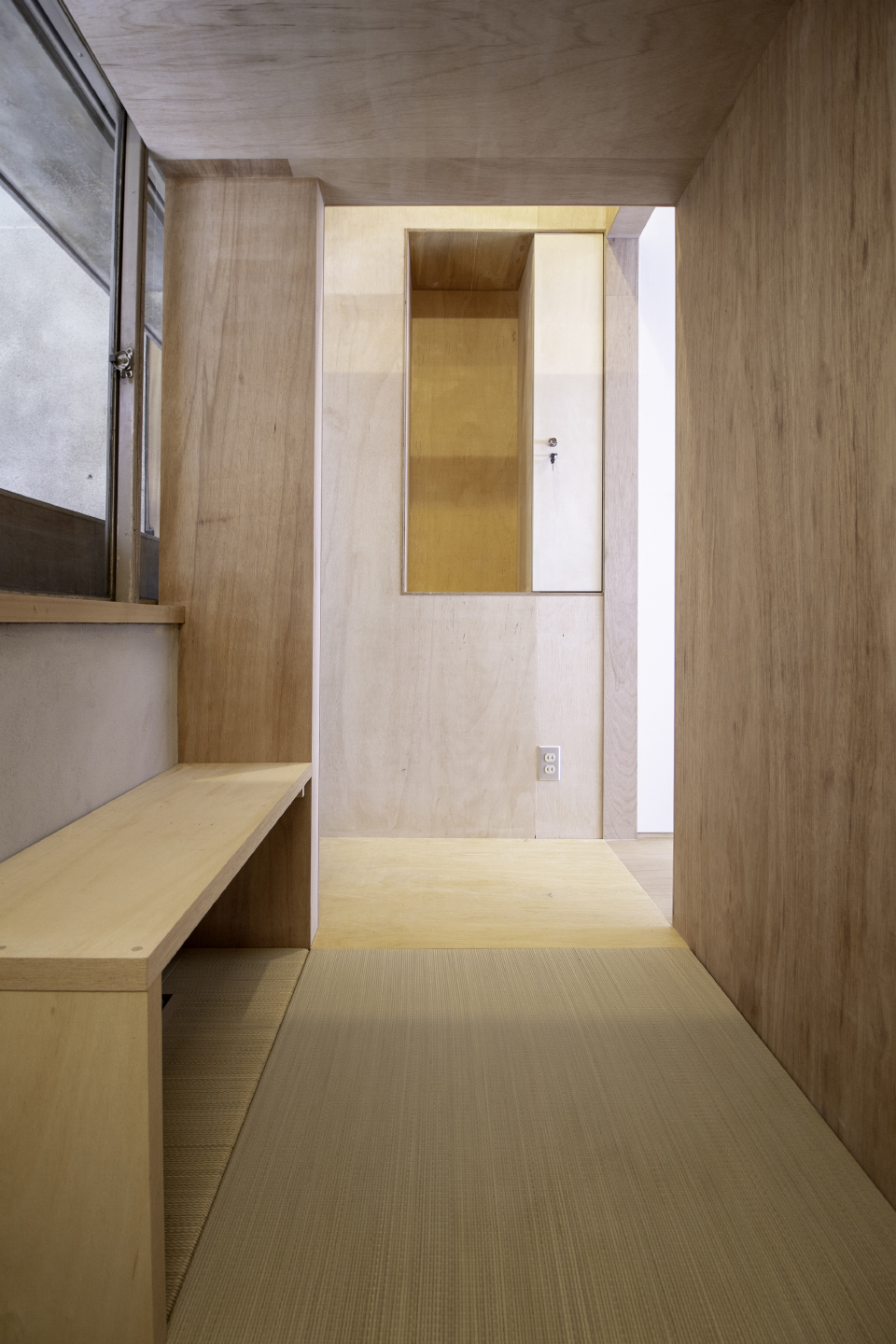 himuro gallery and residence by taku sakaushi and ofda