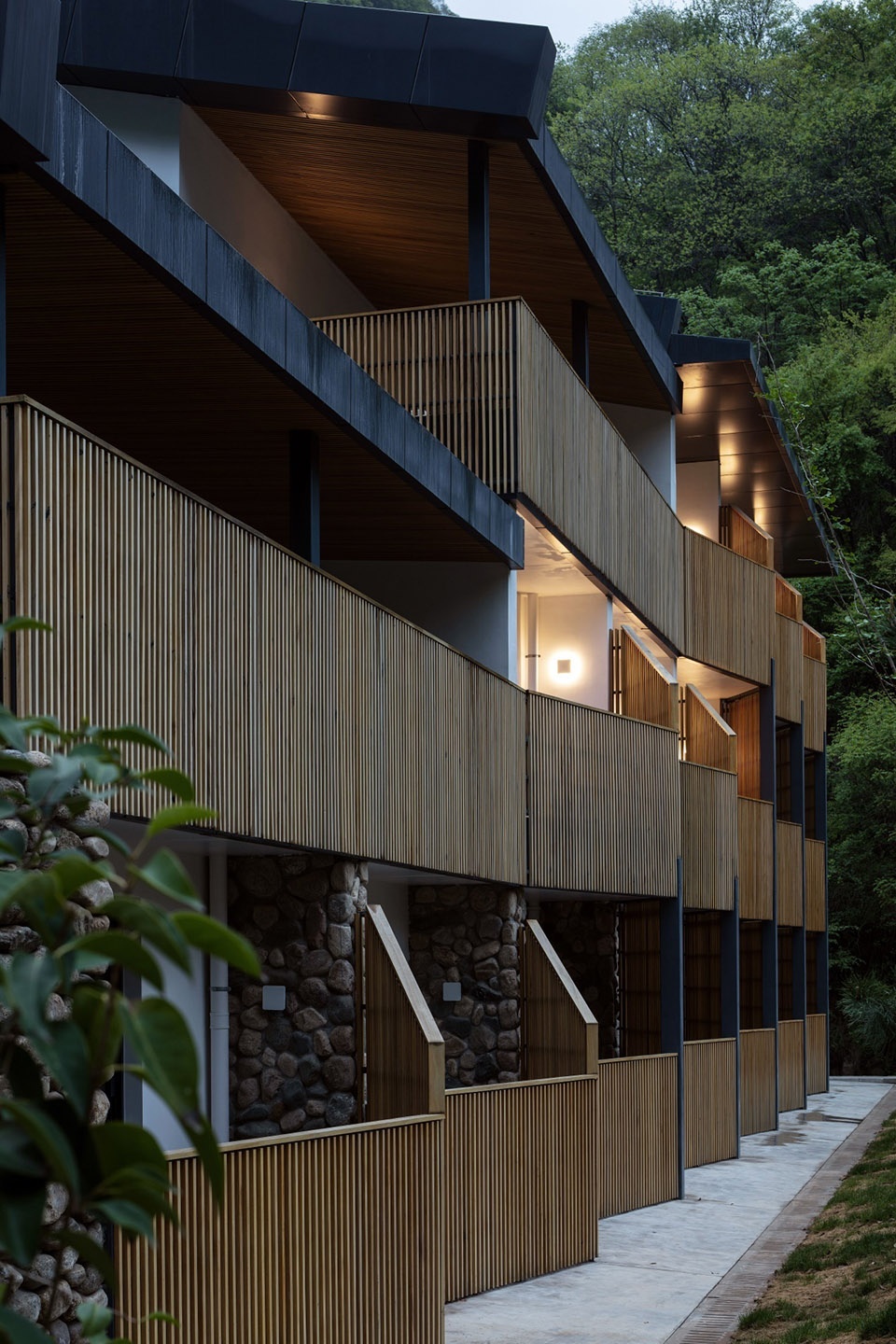 stonegate hotel of little hua mountain china by benmo design