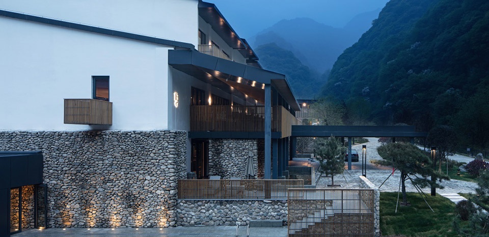 stonegate hotel of little hua mountain china by benmo design