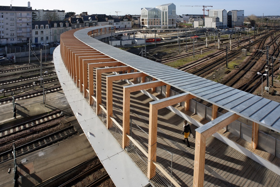 The bridge Dietmar Feichtinger Architectes