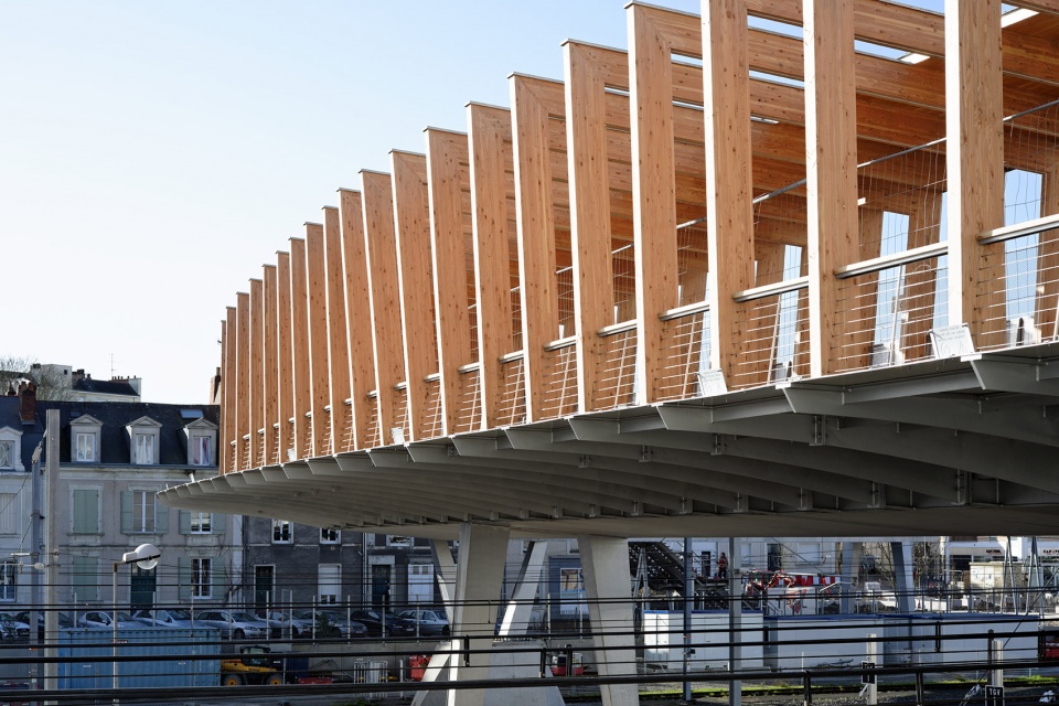 The bridge Dietmar Feichtinger Architectes