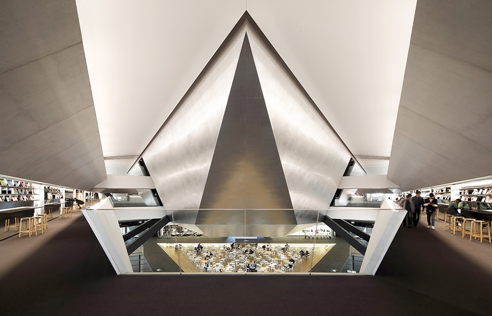 Otemon Gakuin University Academic Ark Japen by Mitsubishi Jisho Sekkei Inc.