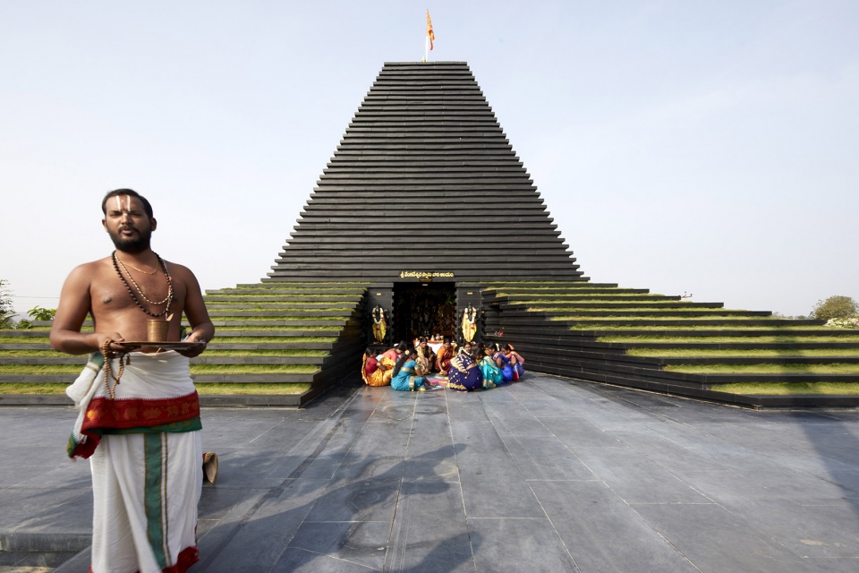 Balaji Temple India by Sameep Padora Associates