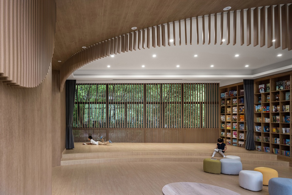 flowing chapter:jiangwan city childrens activity center reconstruction by fanaf