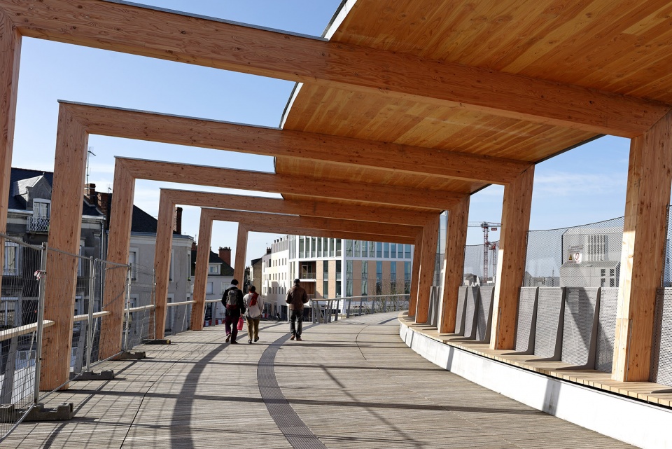 The bridge Dietmar Feichtinger Architectes