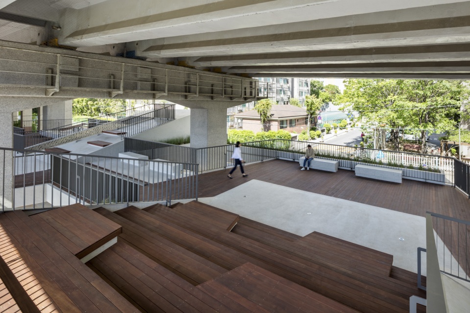 roof square by hg architecture