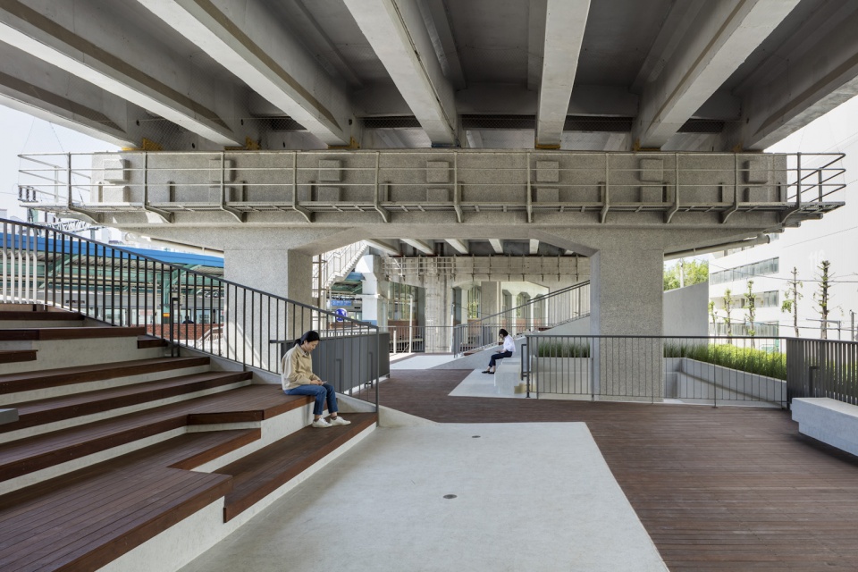 roof square by hg architecture
