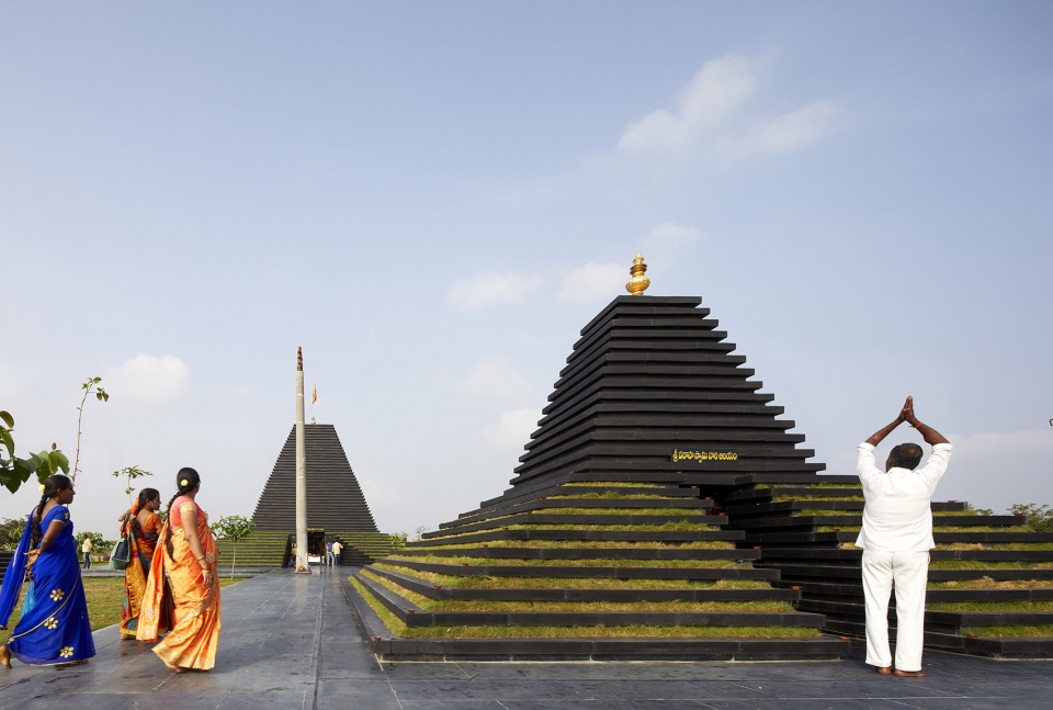 Balaji Temple India by Sameep Padora Associates