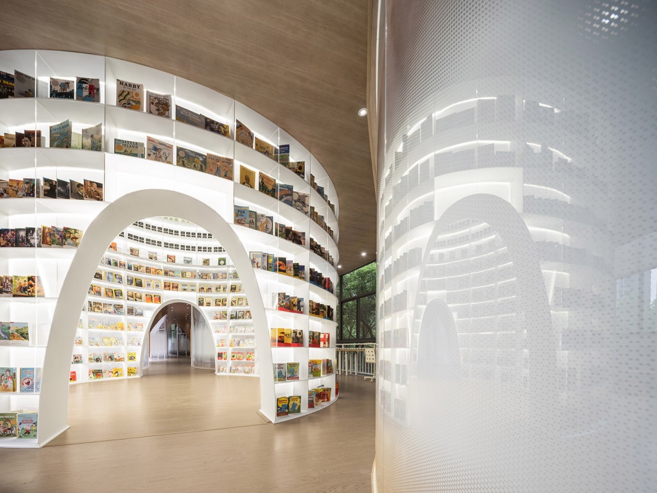 flowing chapter:jiangwan city childrens activity center reconstruction by fanaf