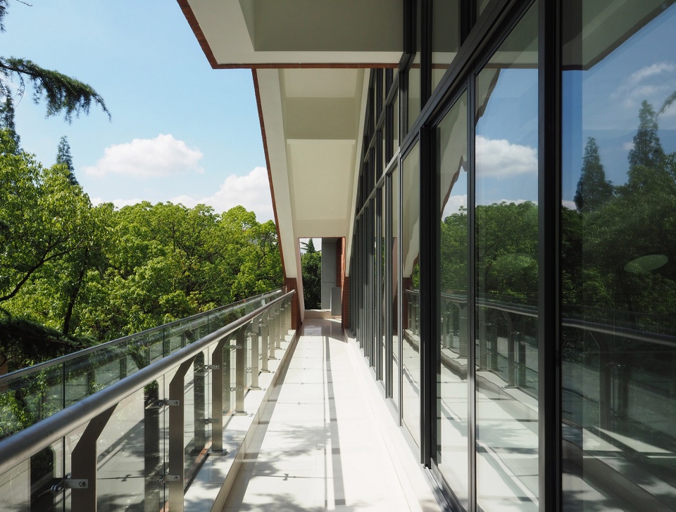international cooperative education building of university of shanghai for science and technology china by le architects