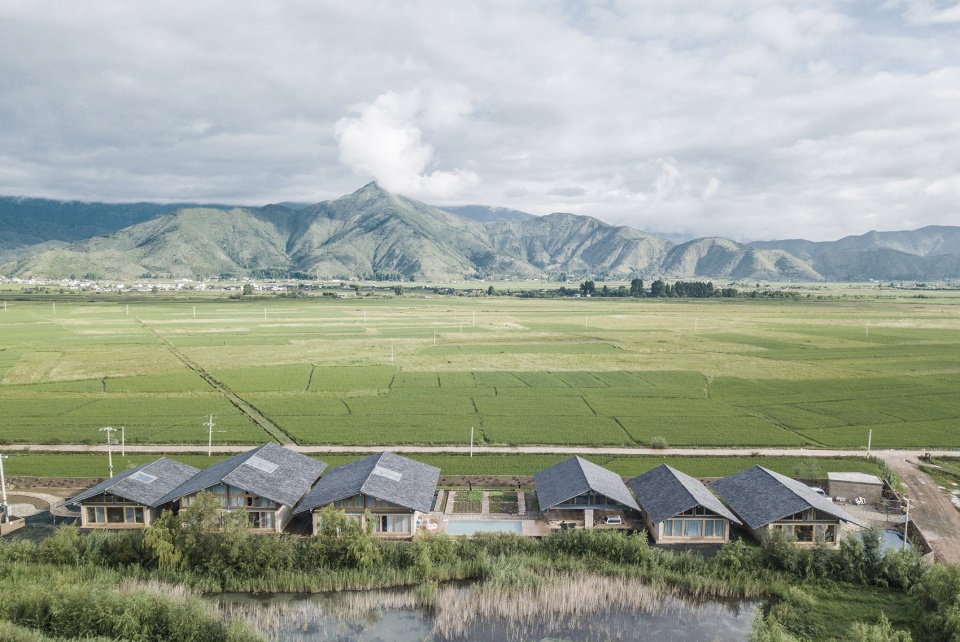 lugu lake pavilion boutique hotel by atelier8