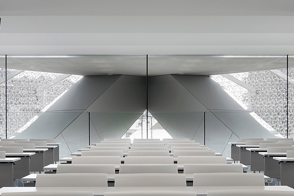 Otemon Gakuin University Academic Ark Japen by Mitsubishi Jisho Sekkei Inc.