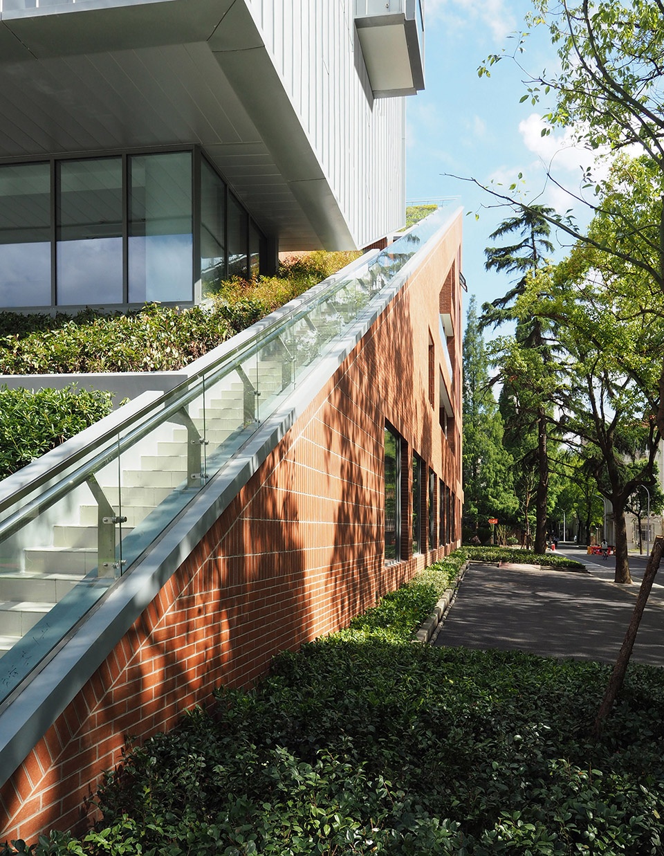 international cooperative education building of university of shanghai for science and technology china by le architects