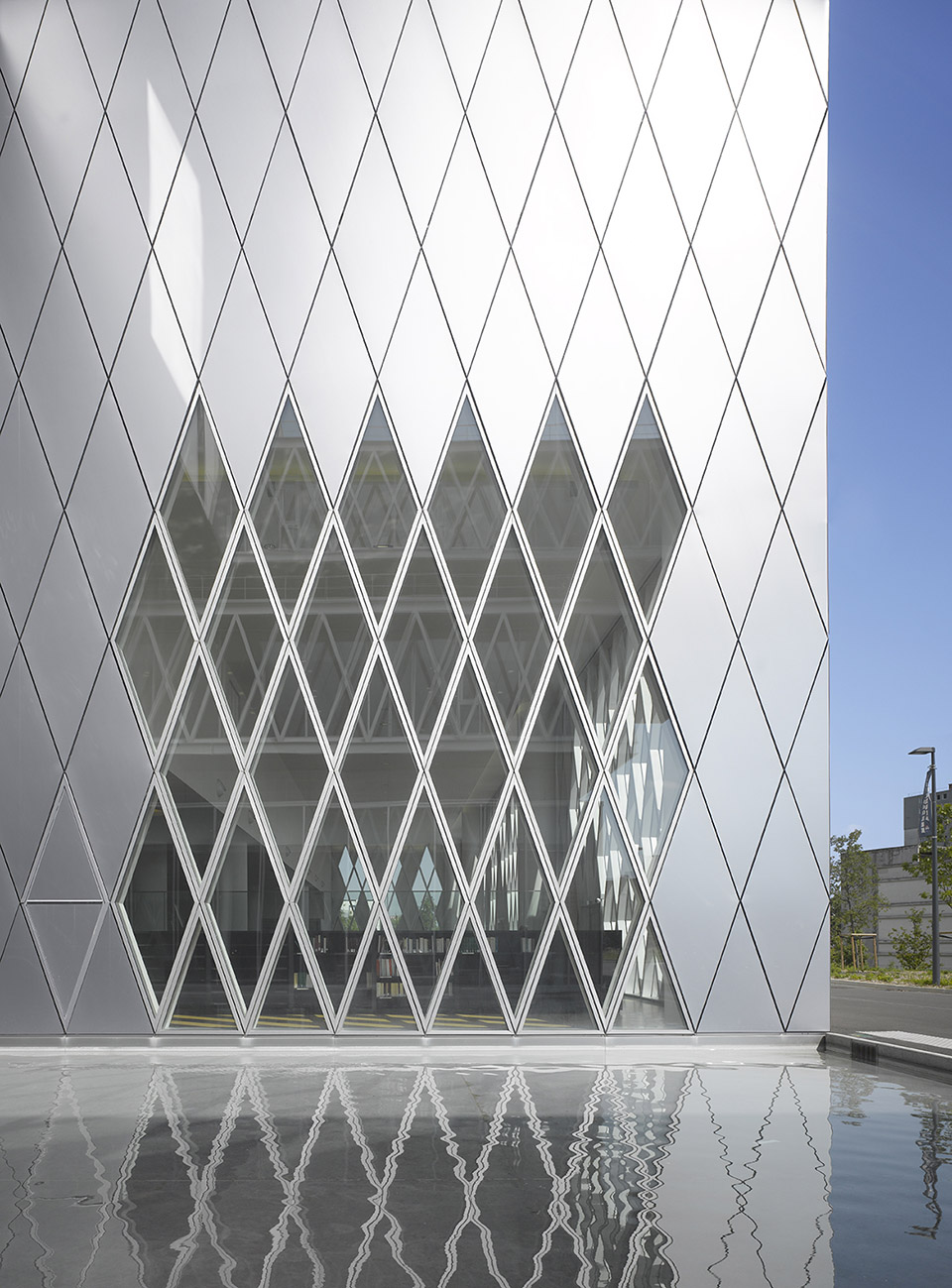 new national archives of france by fuksas