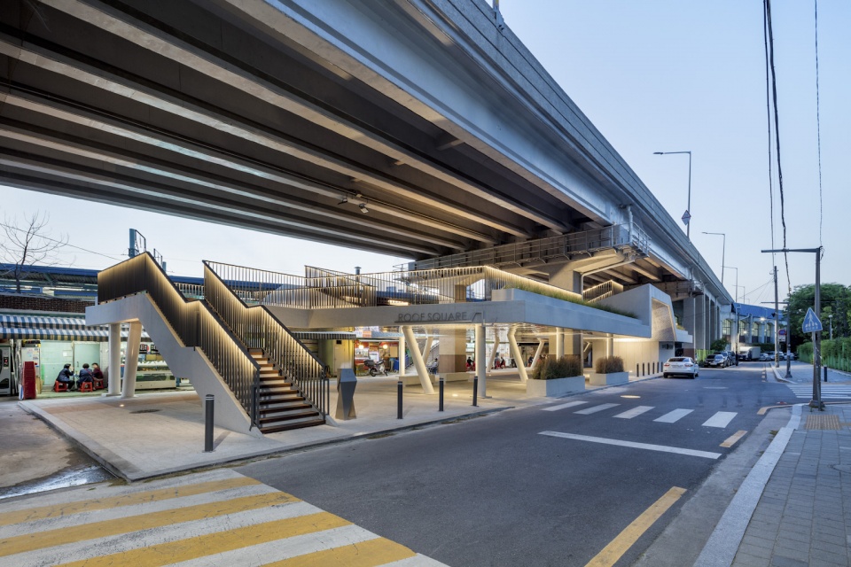roof square by hg architecture