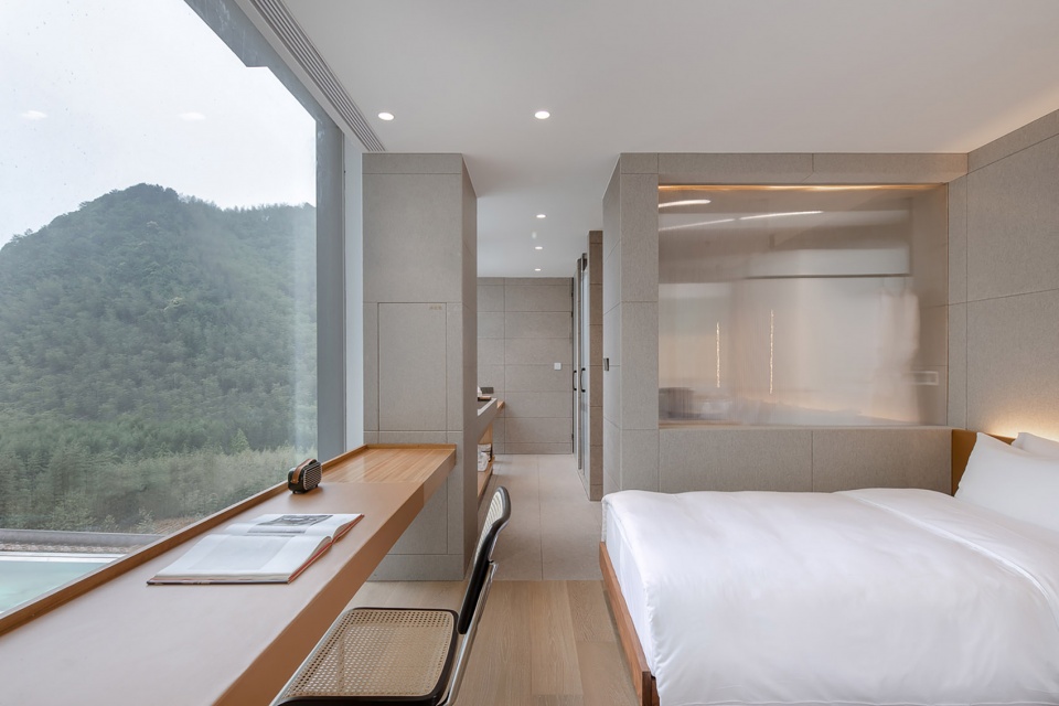 12linqiguyin zhejiang china by sua
